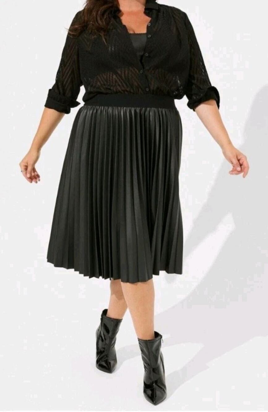 Torrid Faux Leather Black Pleated Midi Skirt 00 M Large 10 NWT
